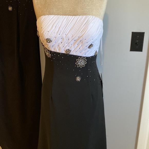 NWT SALLY USA THE SALLY DRESS,STRAPLESSOR 1 STRAP, BEADED BUST, beautiful SZ6/8 - Picture 15 of 16